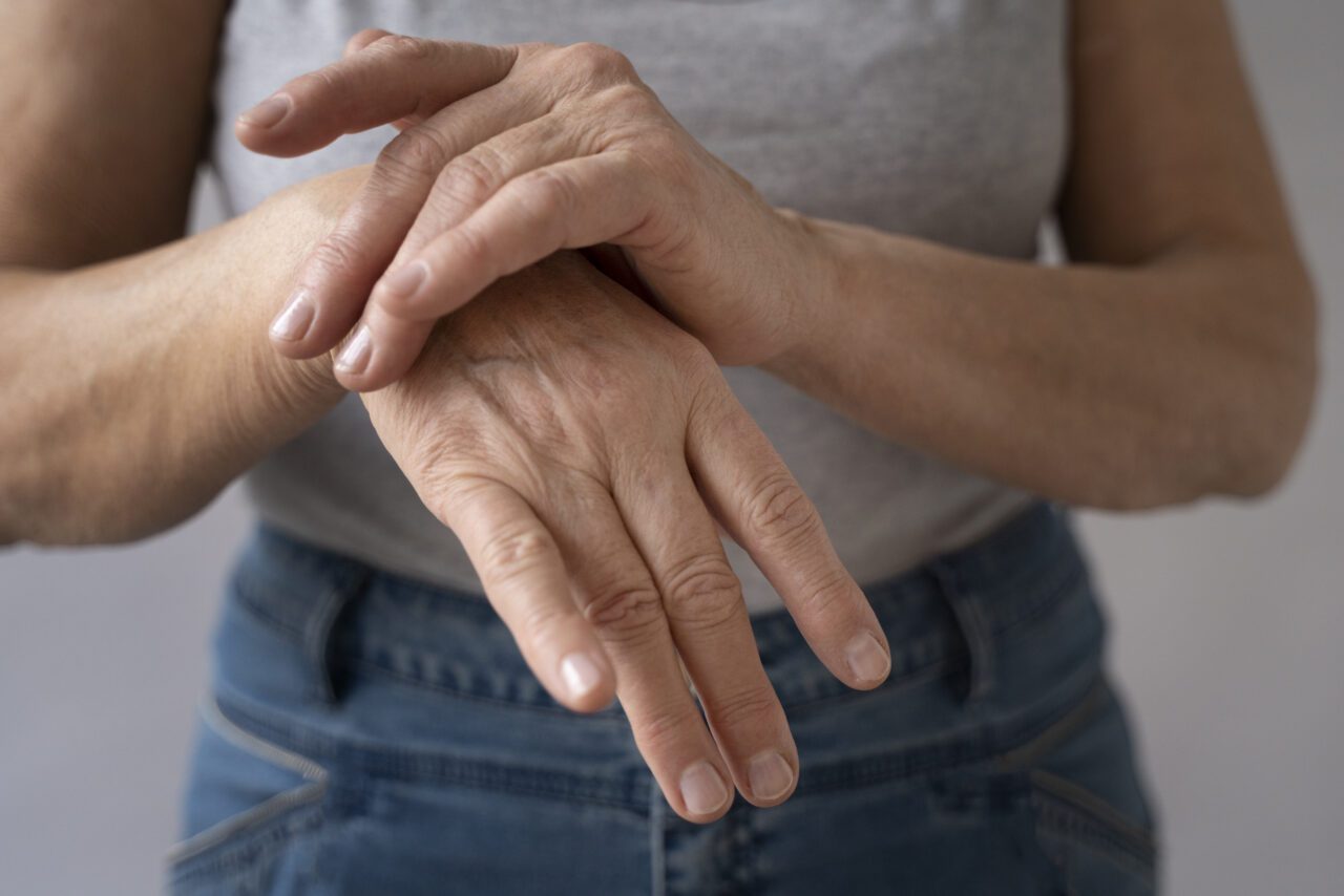 6 razões para o formigamento nas mãos e pés